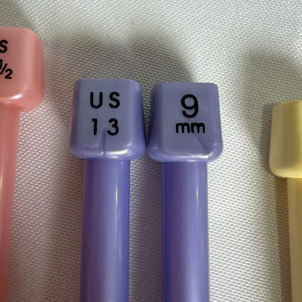 4 Pair VINTAGE JUMBO KNITTING NEEDLES US 10.5 6.5mm; US 13 9mm; US 17 12mm